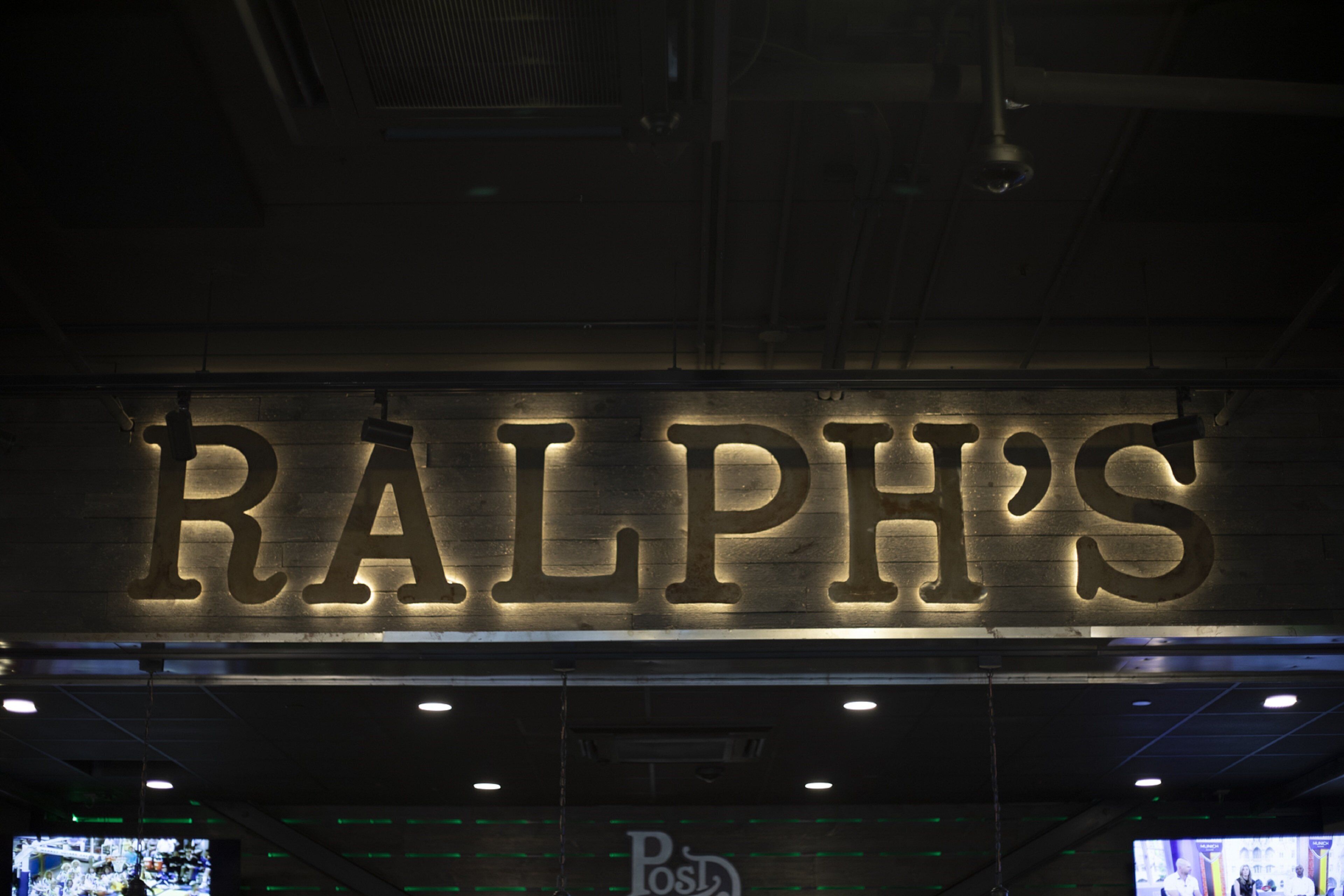 lunch and dinner served