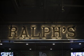 Lunch and dinner served