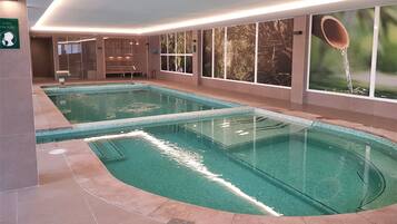 Sauna, hot tub, steam room