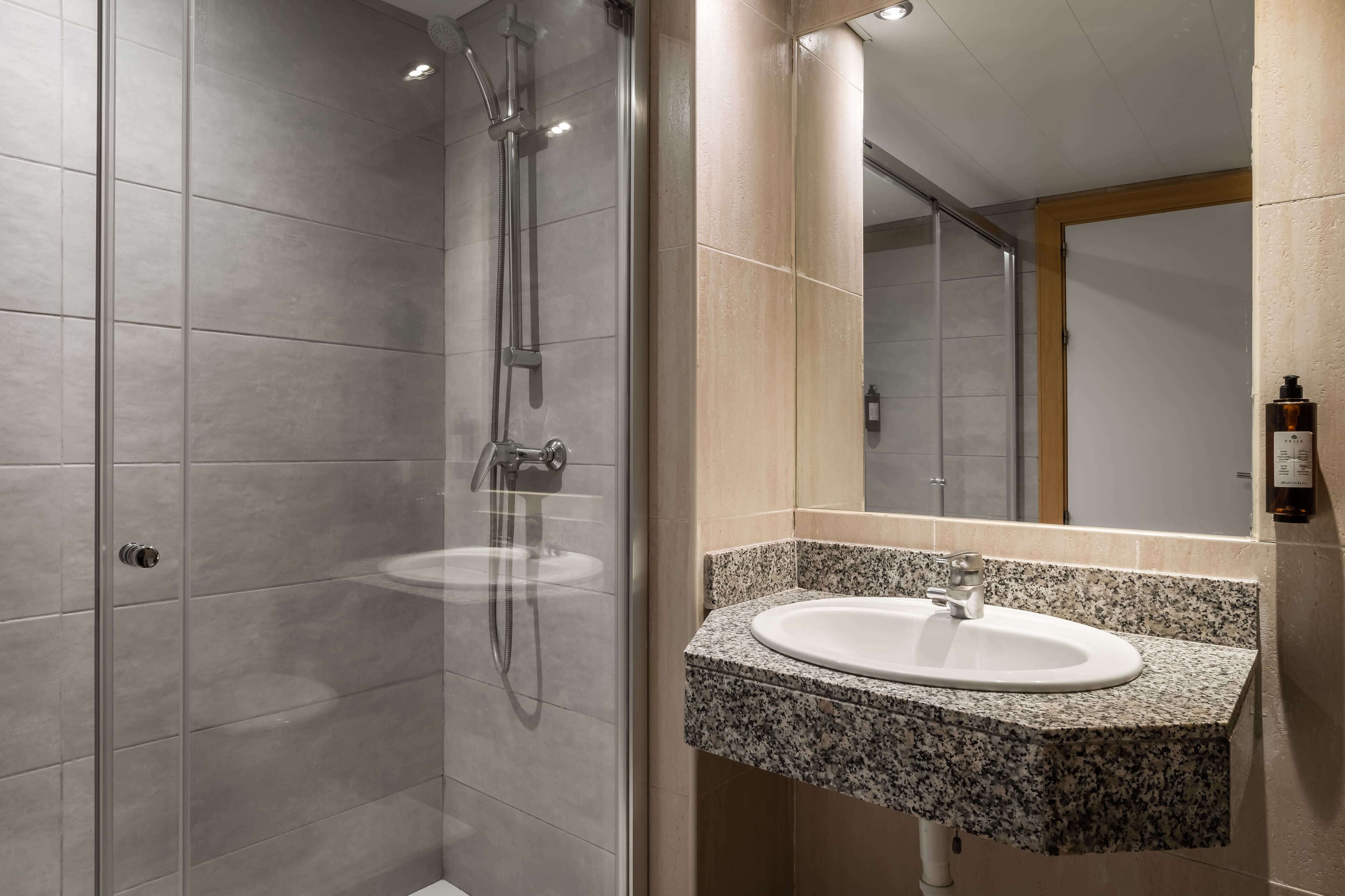 Apartamento con Vista Mar y Terraza (SV) | Bathroom