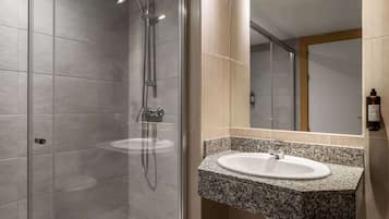 Apartamento con Vista Mar y Terraza (SV) | Bathroom