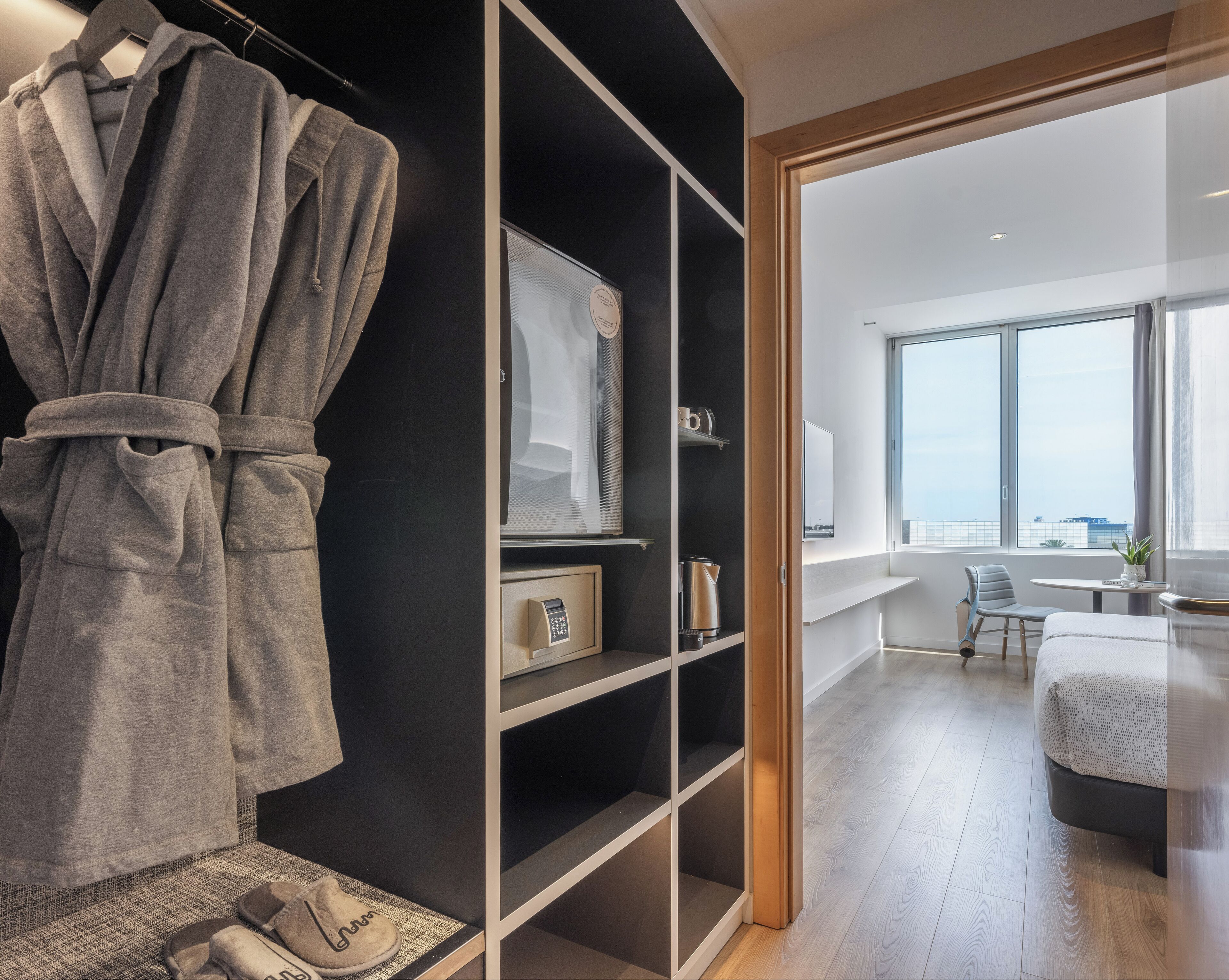 The Studio | 객실 내 금고, 책상, 암막 커튼, 방음  설비