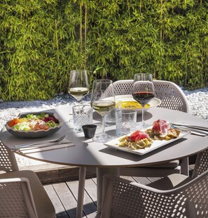 Lunch and dinner served  - INNSiDE by Meliá Barcelona Aeropuerto (El Prat de Llobregat)