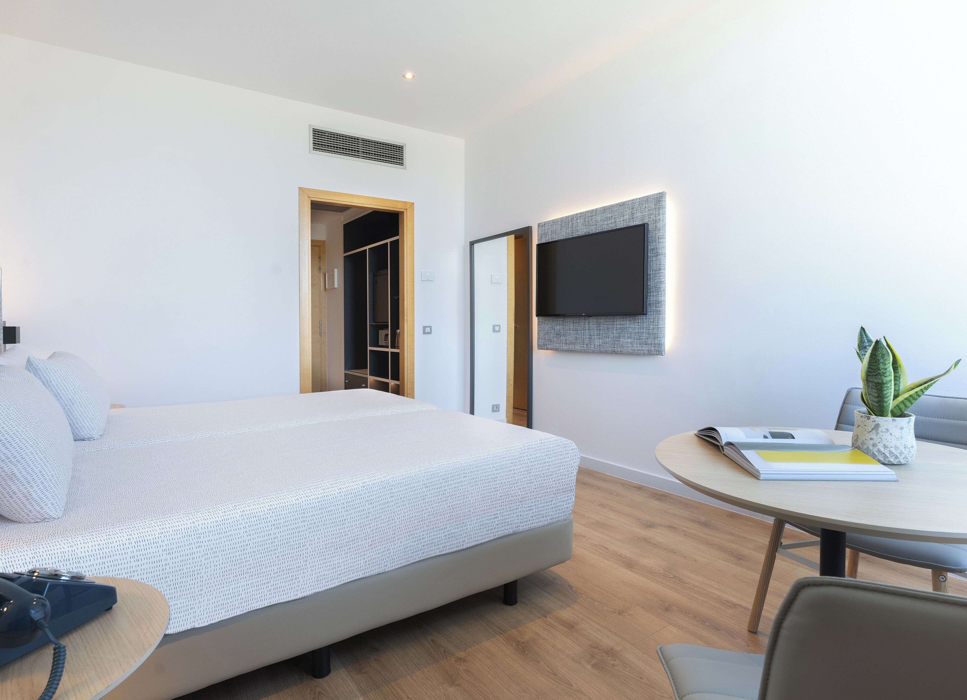 The Innside Room | Caja fuerte, escritorio, cortinas opacas y sistema de insonorización