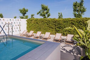 สระว่ายน้ำ