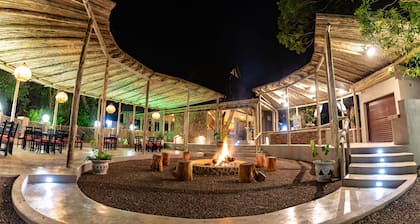 Gooderson Dumazulu Lodge & Traditional Village