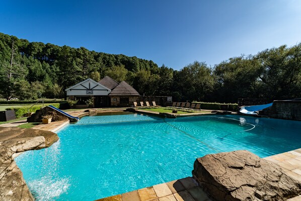 Indoor pool, 3 outdoor pools, pool umbrellas, pool loungers