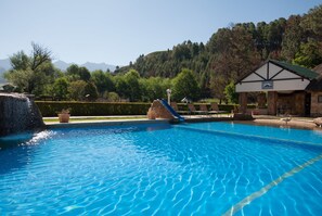 Indoor pool, 3 outdoor pools, pool umbrellas, pool loungers