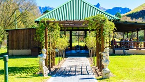 Outdoor wedding area - Gooderson Drakensberg Gardens Golf & Spa Resort (Drakensberg Gardens)