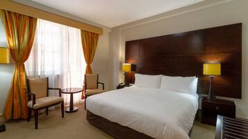 Rom – standard | Sengetøy av topp kvalitet, minibar, safe på rommet og skrivebord