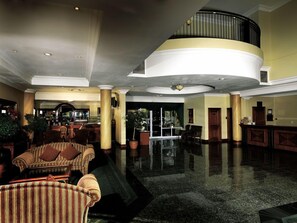 Lobby sitting area - Airport Grand Hotel and Conference Center (Boksburg)