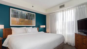 Premium bedding, in-room safe, desk, iron/ironing board