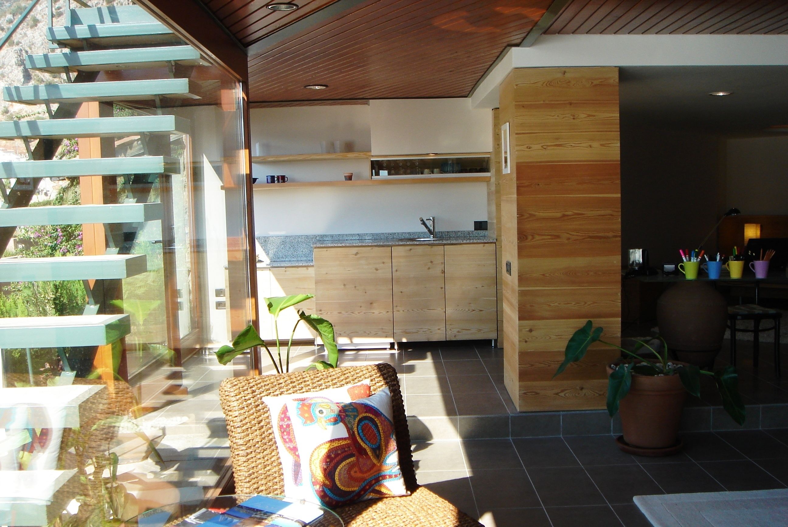 executive suite | living area | 40-inch lcd tv with satellite channels, tv, ping pong