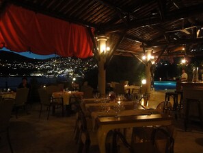 3 restaurants servant le dîner