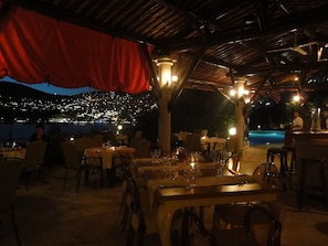 3 restaurants servant le dîner