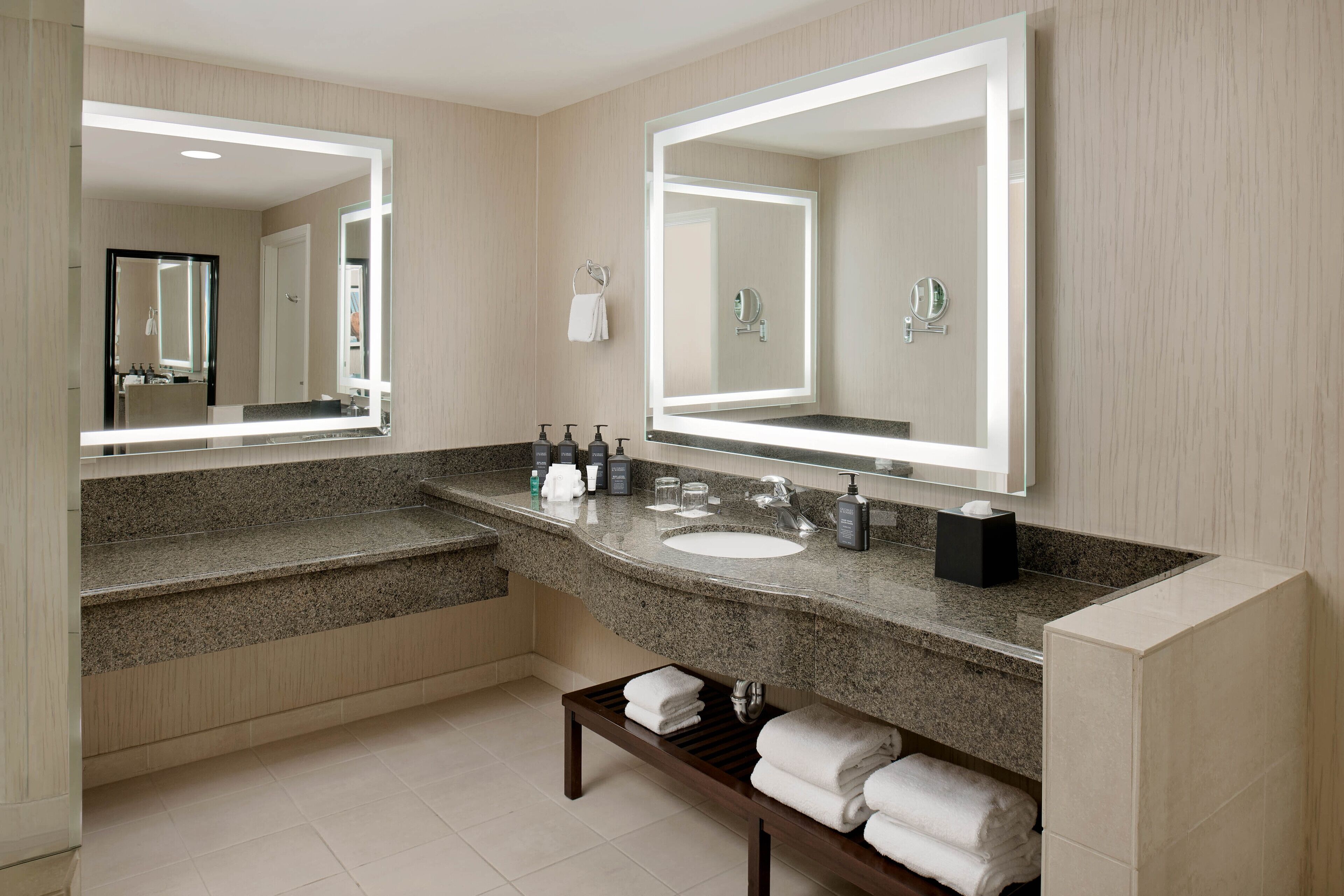 executive suite, 1 king bed with sofa bed, marina view | bathroom | combined shower/bathtub, free toiletries, hair dryer, bathrobes