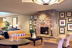 Lobby-Lounge