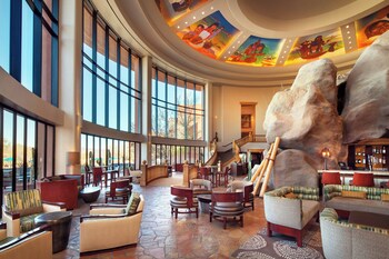 Hot tub, steam room, body treatments, deep-tissue massages, body wraps at Sheraton Grand at Wild Horse Pass