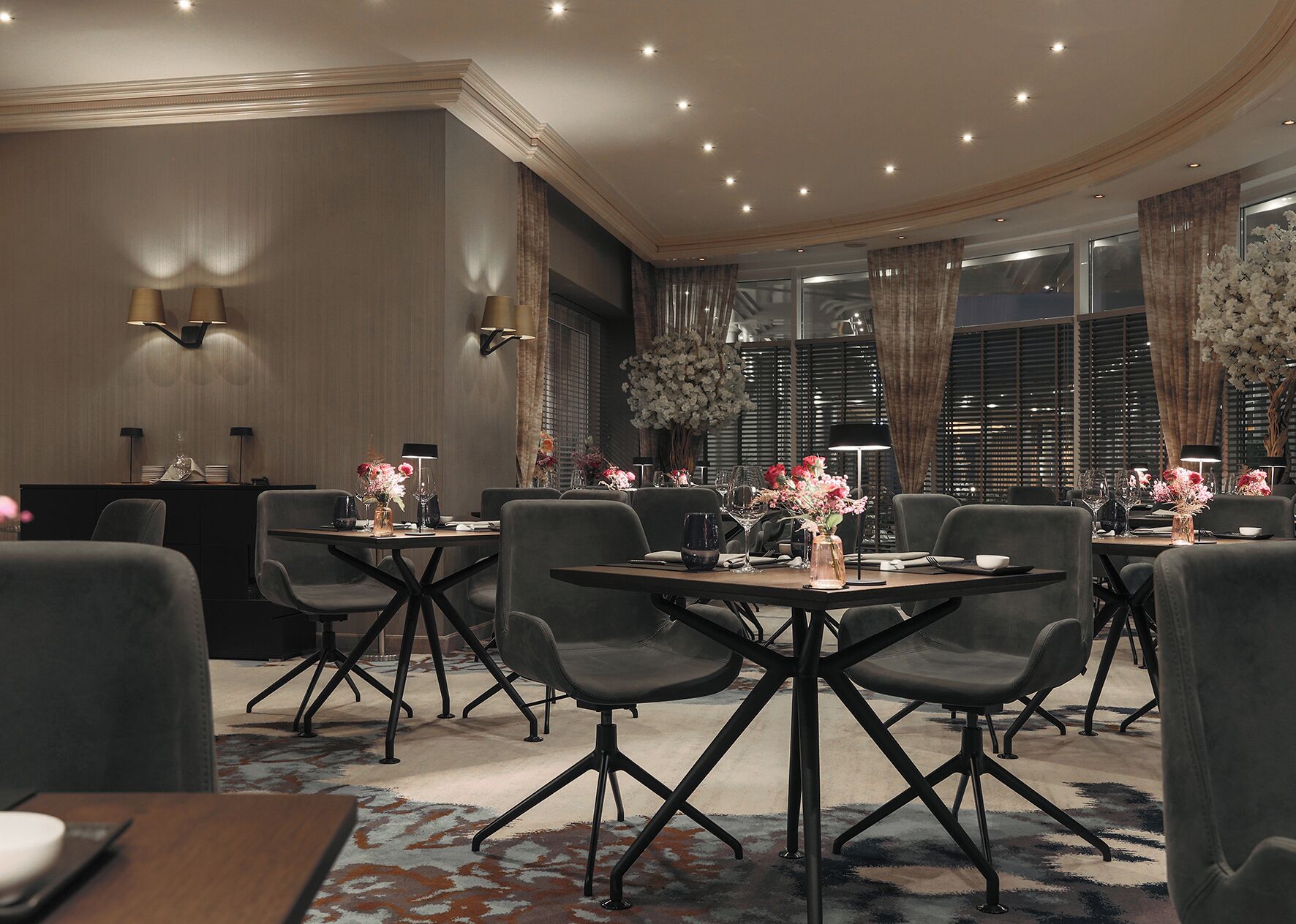 3 Restaurants; Mittagessen und Abendessen werden serviert