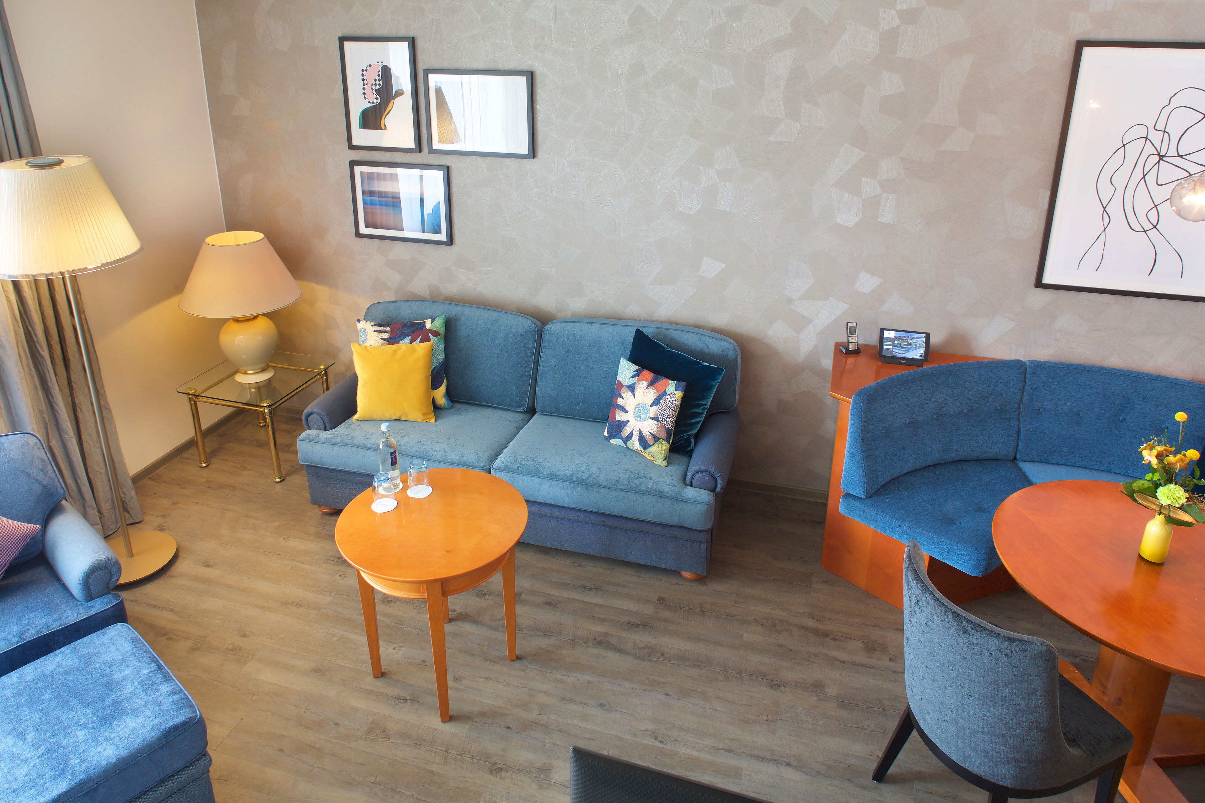 Suite (Maisonette) | Minibar, caja fuerte, escritorio y espacio para trabajar con un portátil