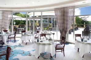 3 restaurants, lunch, dinner served; Asian cuisine
