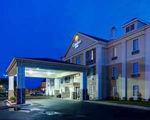 A Comfort Inn hotel with a covered entrance and a stone facade. - Comfort Inn West Monroe near Sports & Events Center (West Monroe)