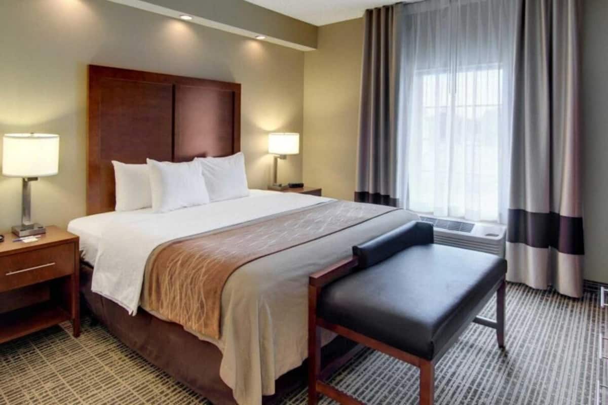 Desk, iron/ironing board, free WiFi, bed sheets