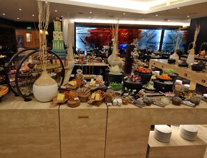 Daily buffet breakfast (BHD 12.71 per person)