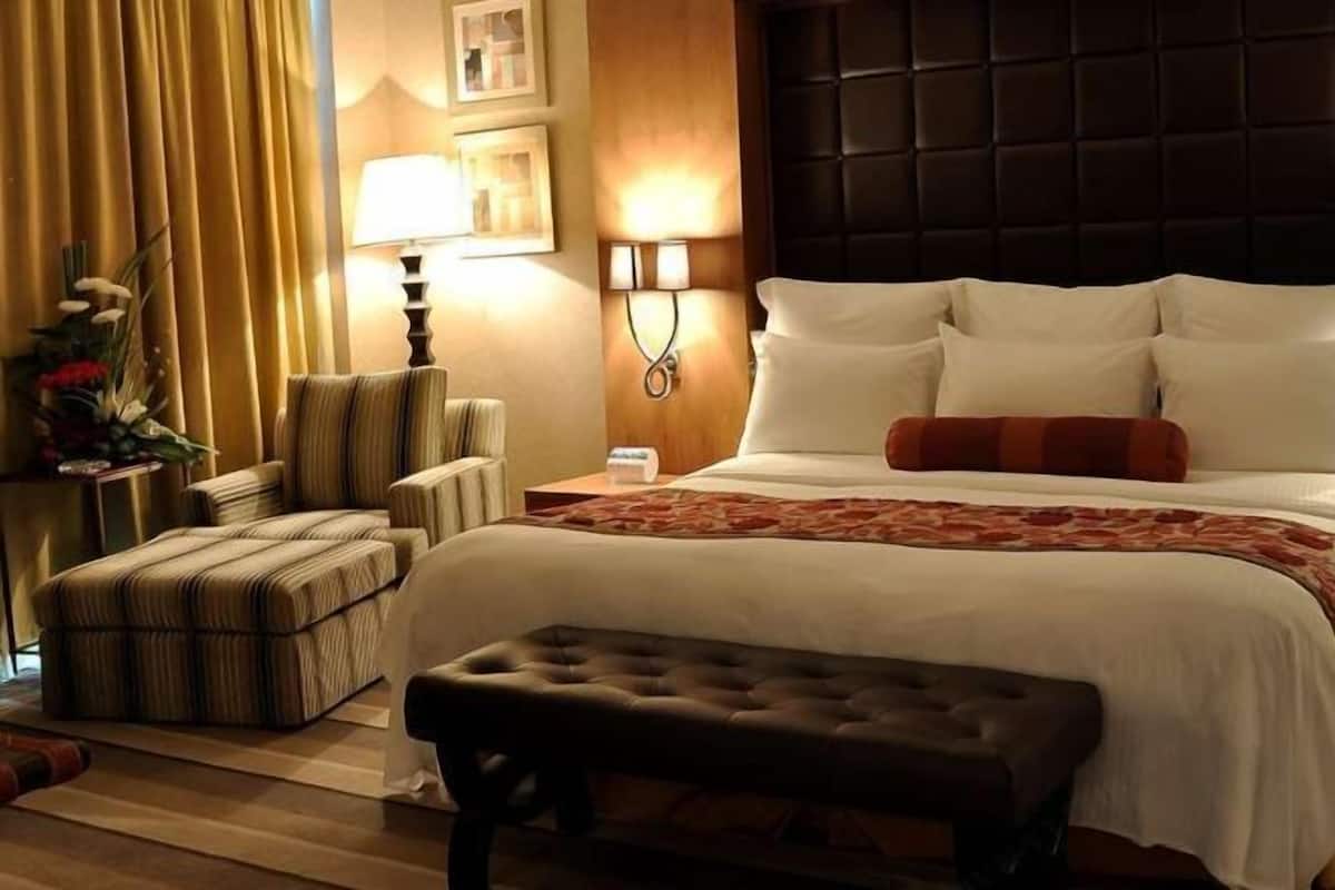 Egyptian cotton sheets, minibar, in-room safe, desk