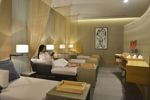 Couples treatment rooms, sauna, hot tub, steam room, hot springs