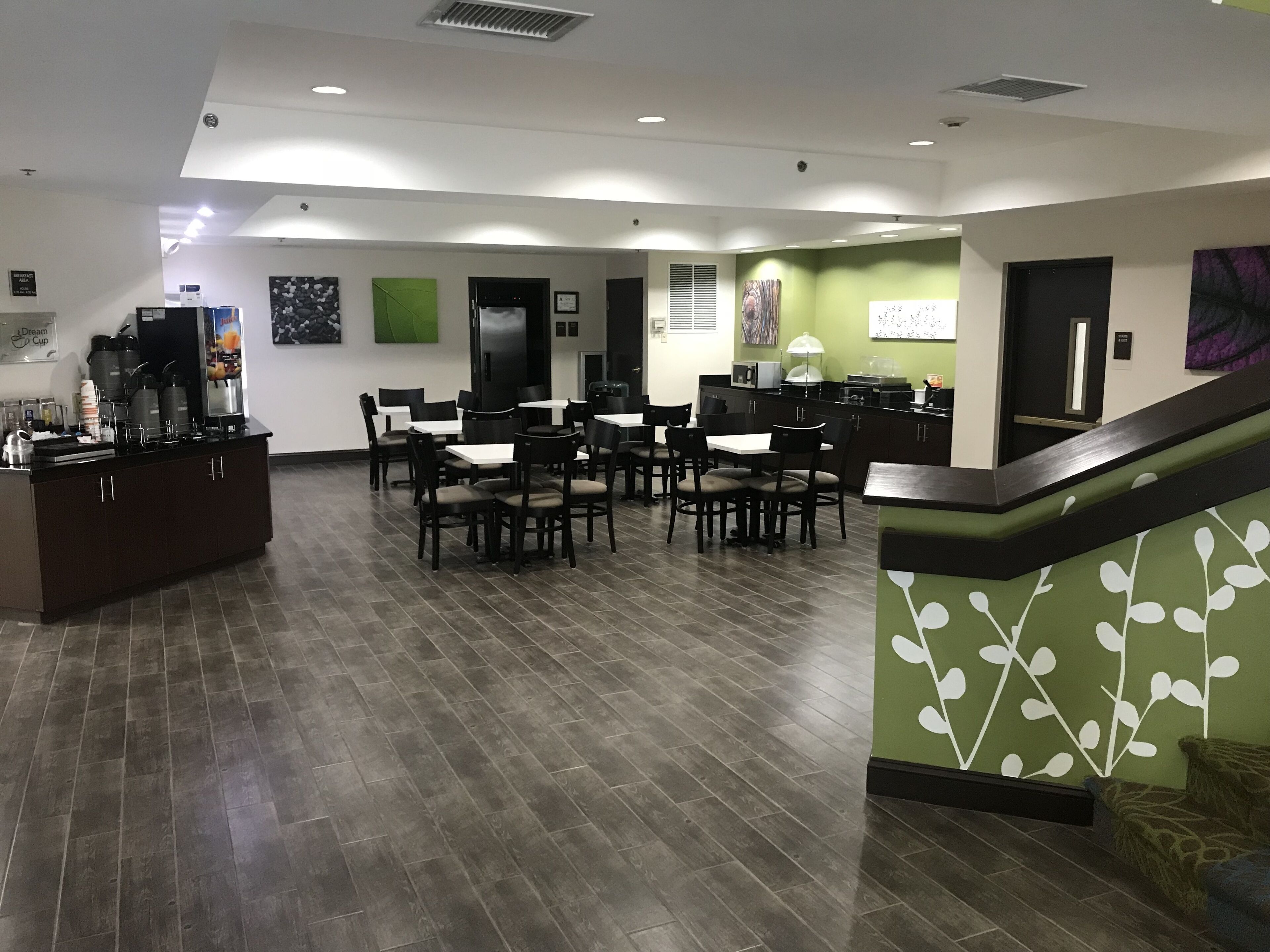 free daily continental breakfast