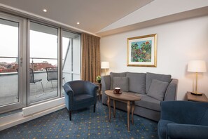 Superior Twin Room | Premium bedding, desk, iron/ironing board, free cribs/infant beds
