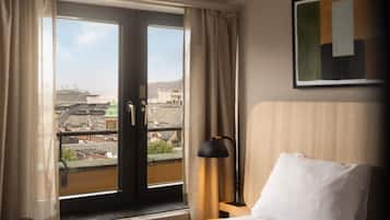 Zimmer, 1 Queen-Bett | Hochwertige Bettwaren, Schreibtisch, Bügeleisen/Bügelbrett