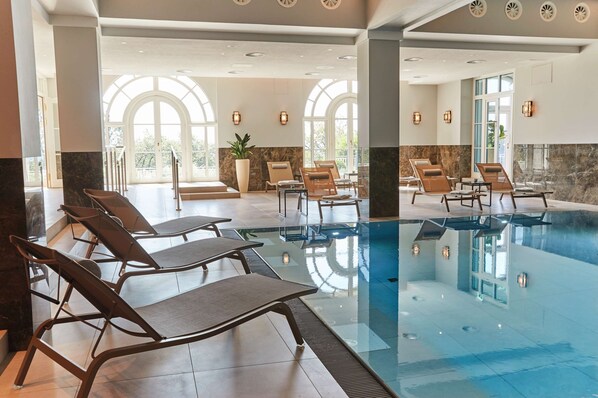 Couples treatment room(s), body treatments, body scrubs, facials