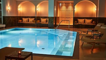 Couples treatment room(s), body treatments, body scrubs, facials