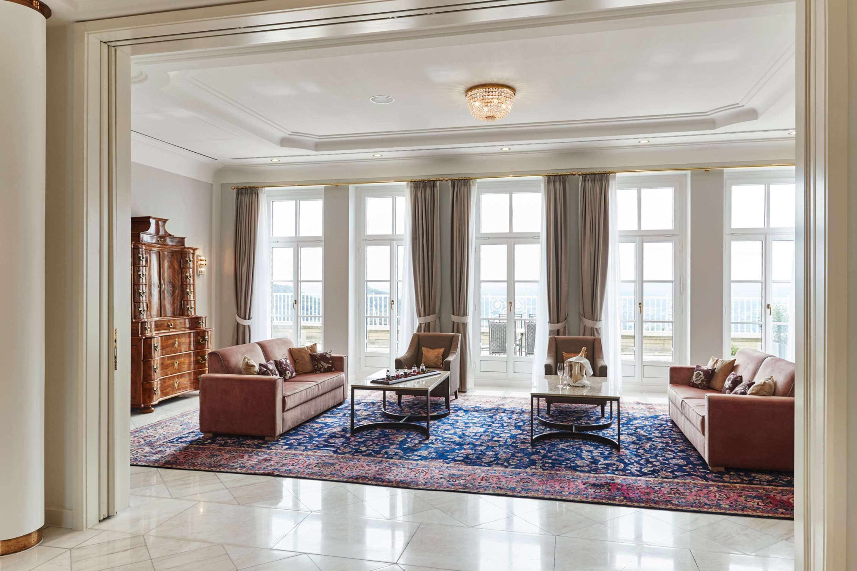 hypo-allergenic bedding, minibar, in-room safe, desk