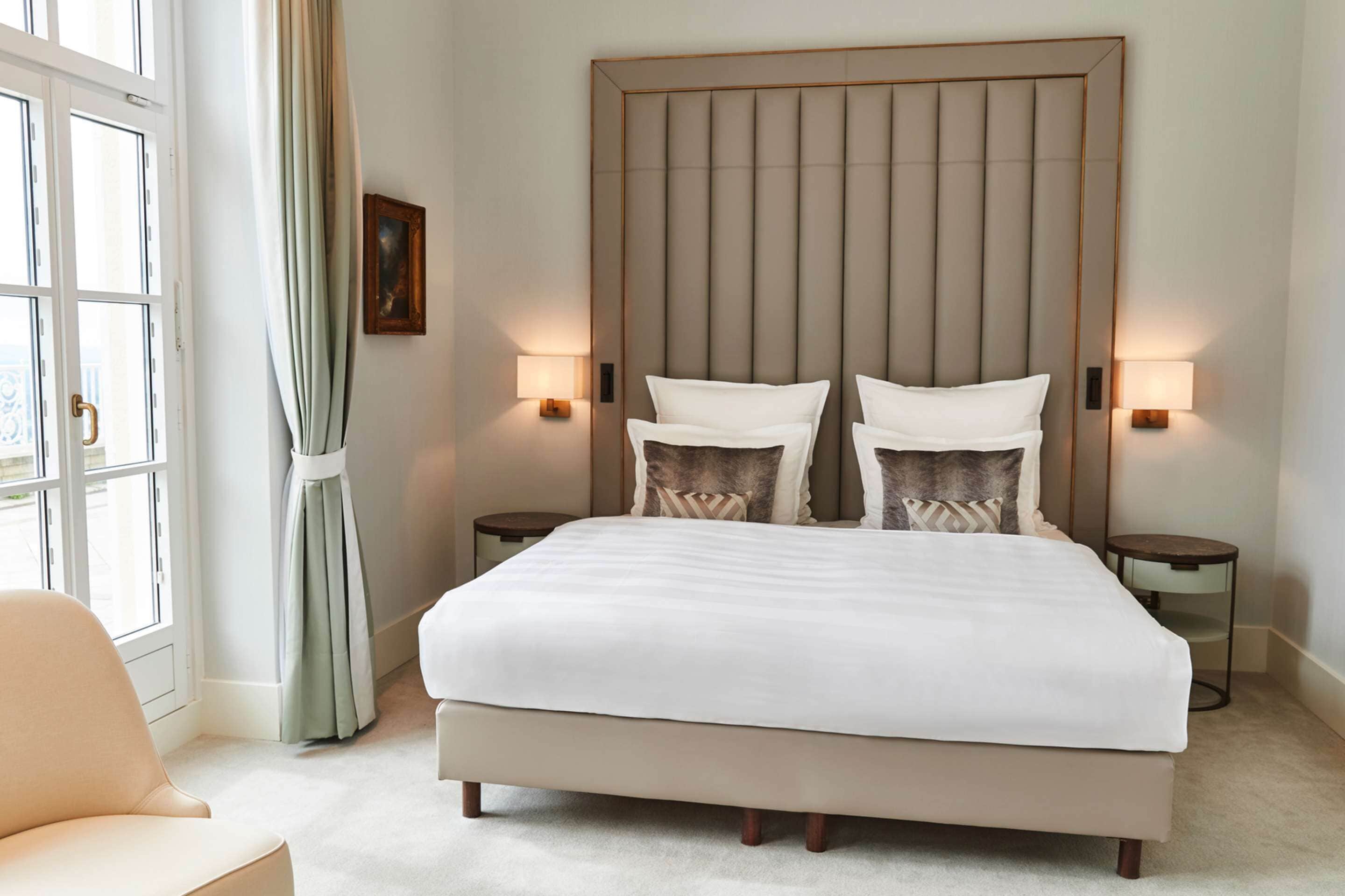 hypo-allergenic bedding, minibar, in-room safe, desk