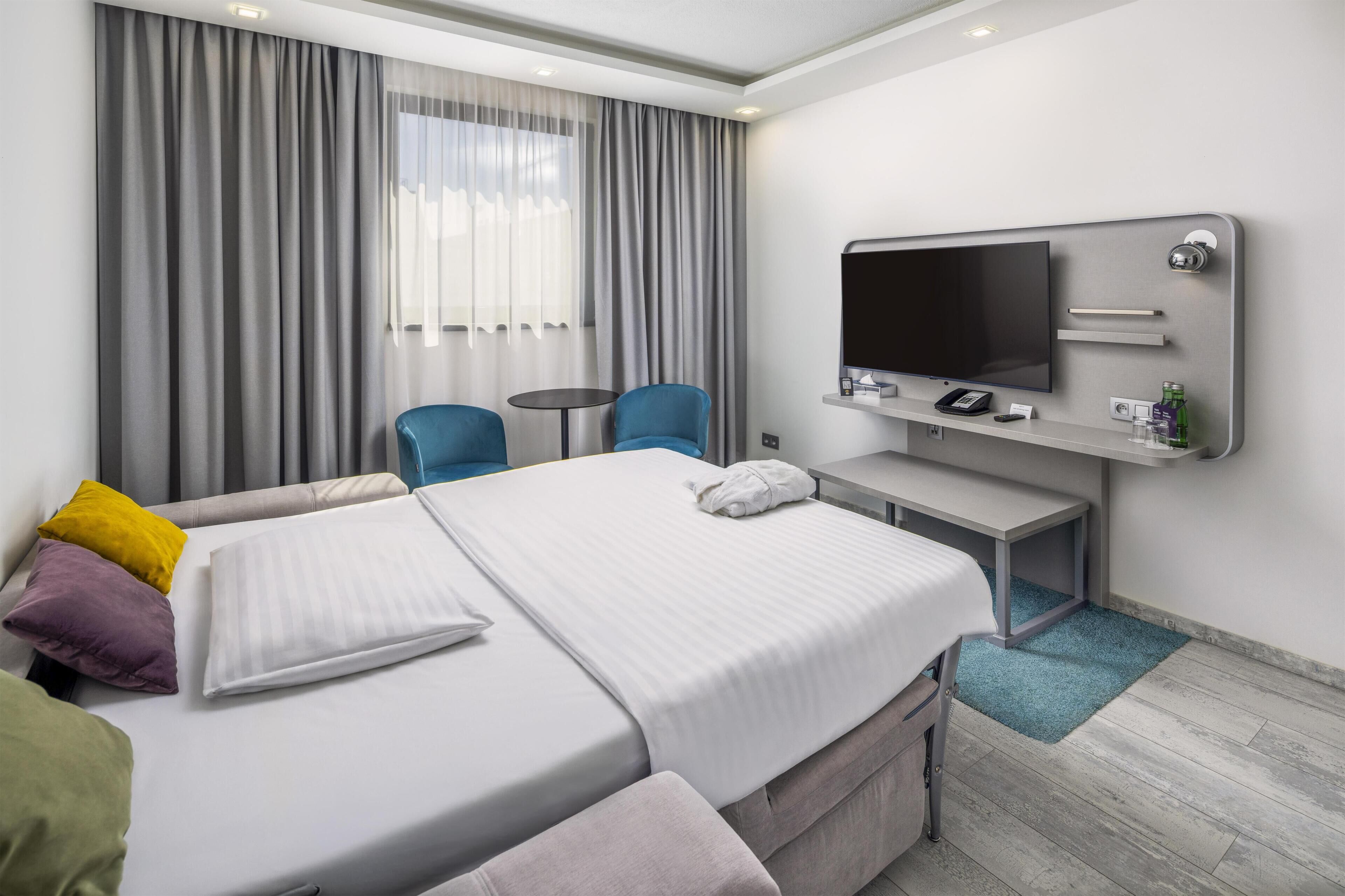 Apartment, 1 Bedroom | Hypo-allergenic bedding, minibar, in-room safe, desk