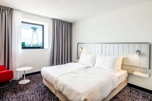 Hypo-allergenic bedding, minibar, in-room safe, desk - Park Inn by Radisson Danube Bratislava (Bratislava)