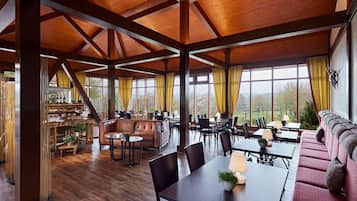 2 restauranter med internationale retter