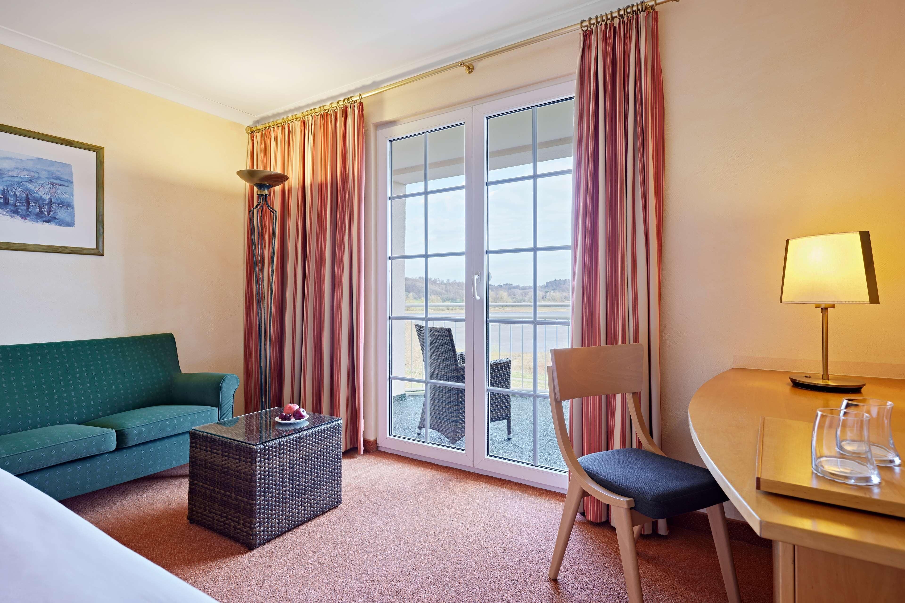 classic double room | living area | 43-inch led tv with cable channels, tv