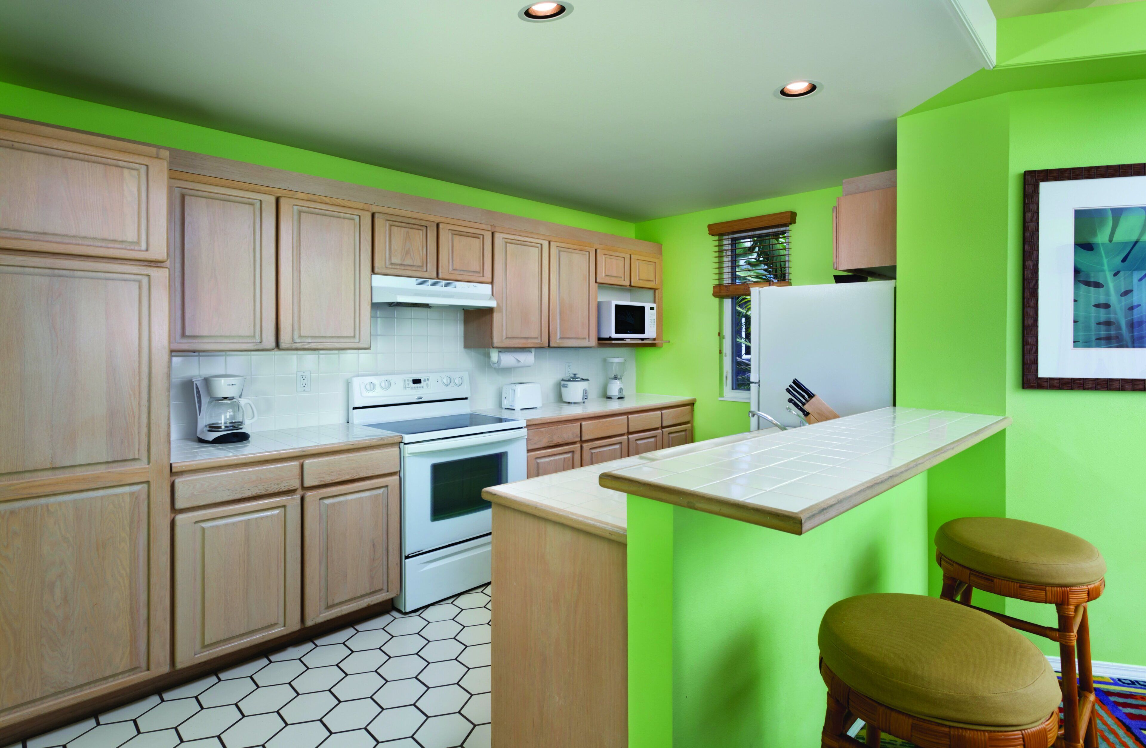 villa, 2 bedrooms, garden view | private kitchen | fridge, coffee/tea maker