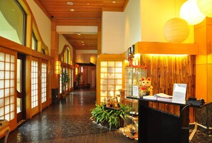 3 间餐厅，供应早餐、午餐和晚餐