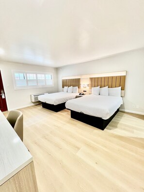 Phòng Superior, 2 giường cỡ queen | Bàn, bàn ủi/dụng cụ ủi quần áo, truy cập Internet không dây miễn phí