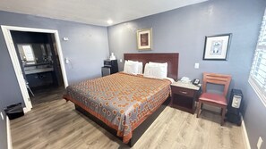 Standard Room, 1 King Bed, Roll-in Shower, Non Smoking | Desk, iron/ironing board, free WiFi - Fireside Inn Santa Cruz (Santa Cruz)