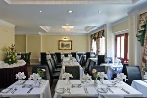 Engelsk frukost varje dag (GBP 24.50 per person)