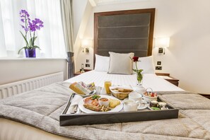 Executive Double Room | Hypo-allergenic bedding, in-room safe, individually decorated, desk - Gem Fitzrovia Hotel (London)