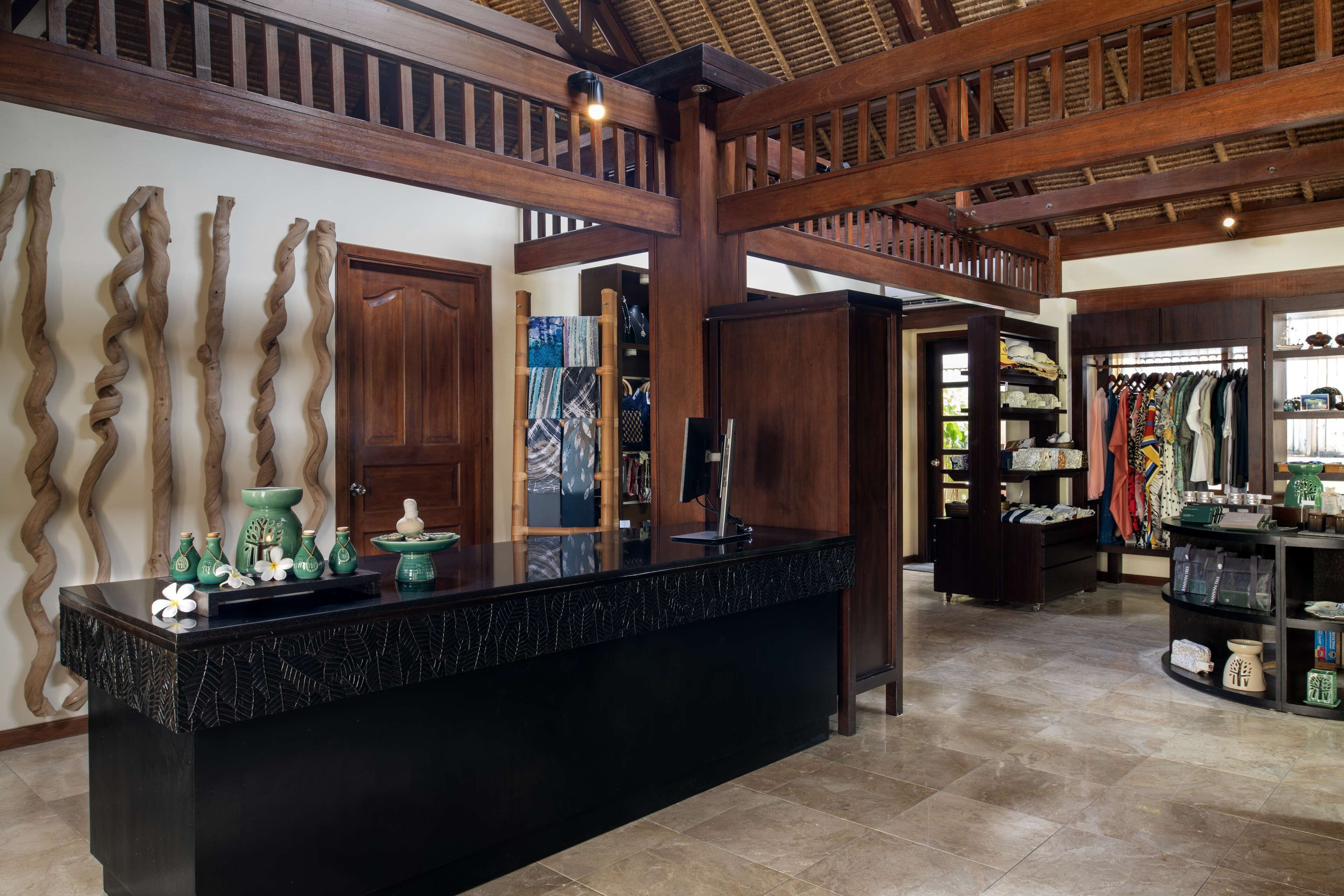 couples treatment room(s), body treatments, aromatherapy, body wraps