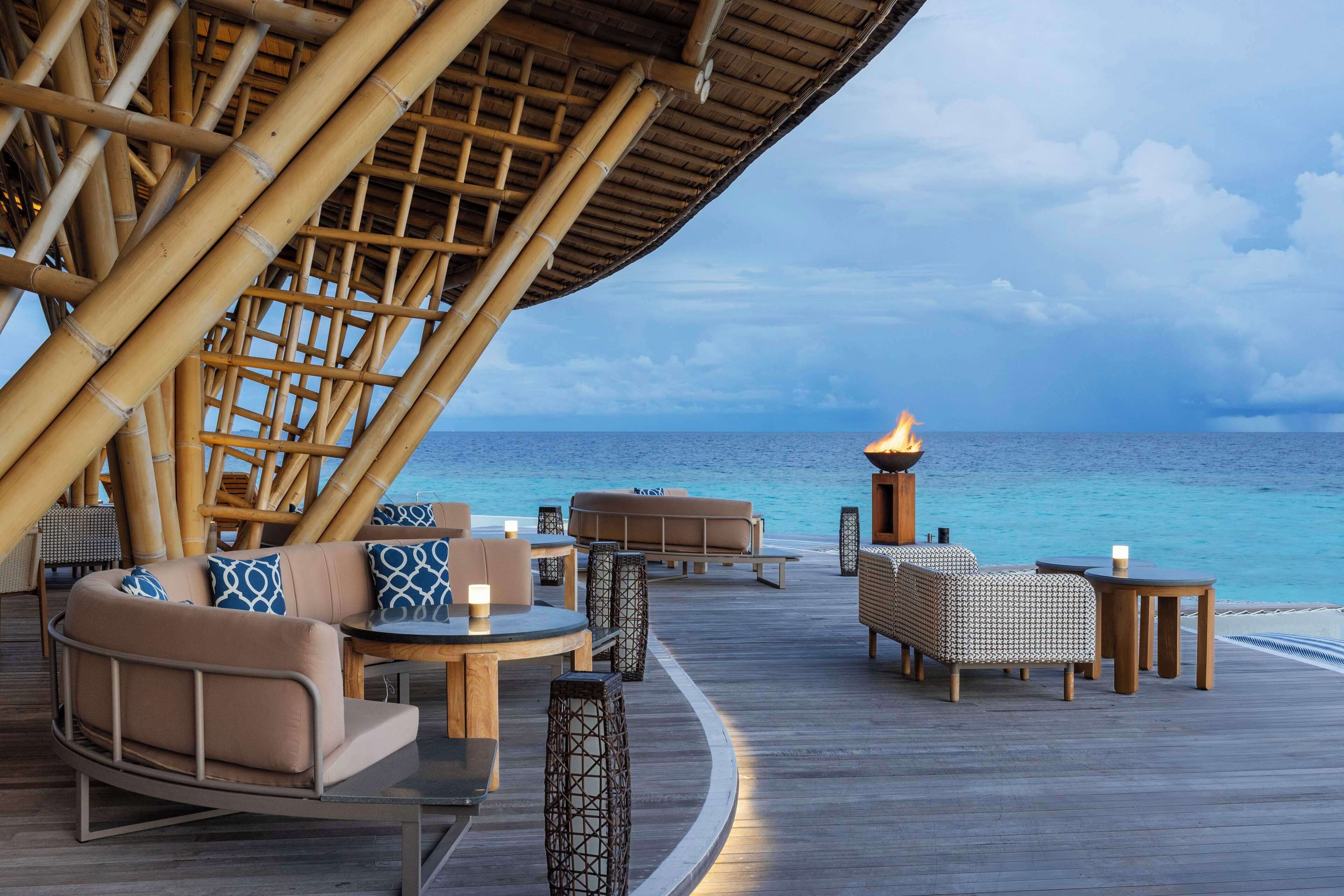 3 restaurants, breakfast, lunch, dinner served; international cuisine