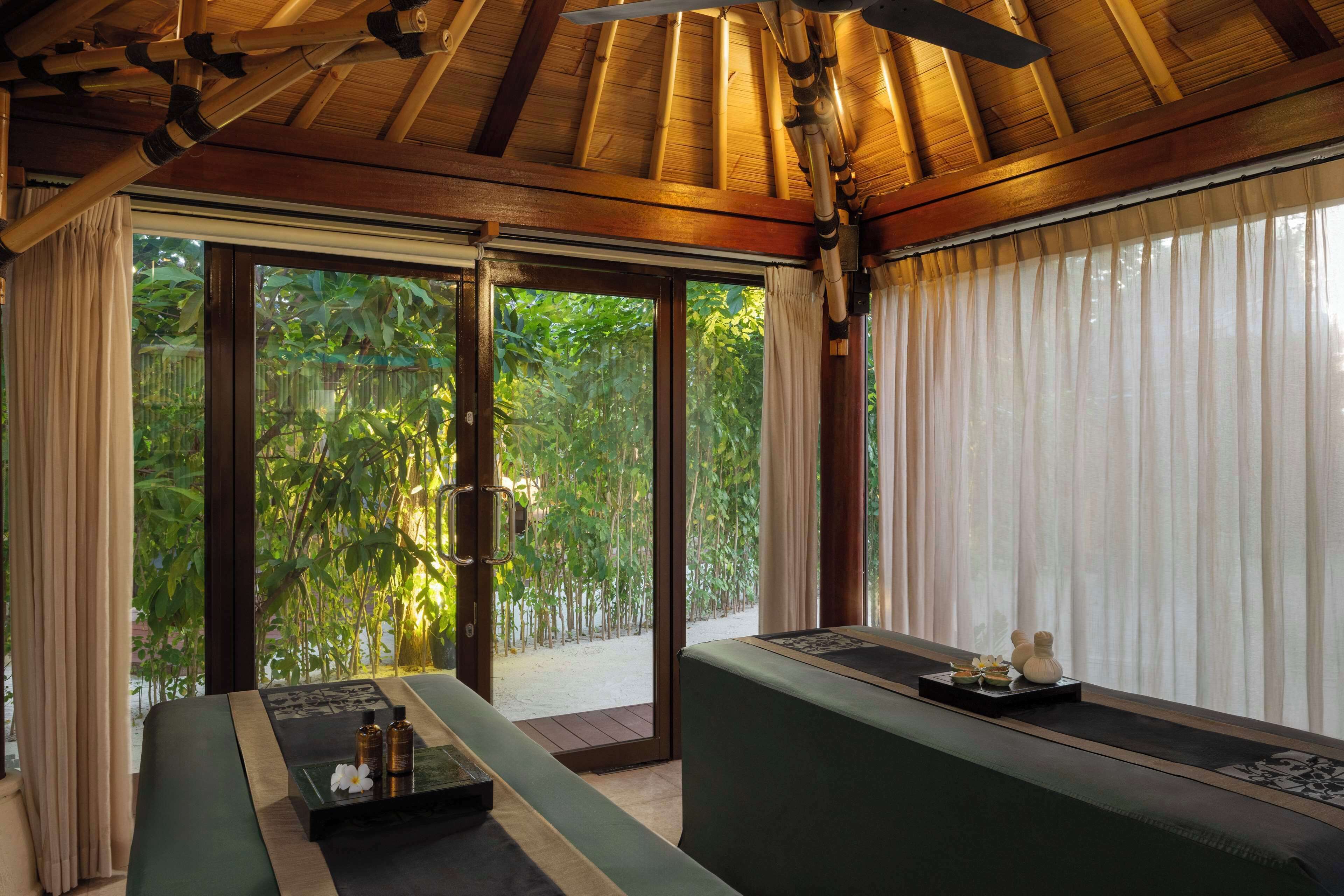 couples treatment room(s), body treatments, aromatherapy, body wraps